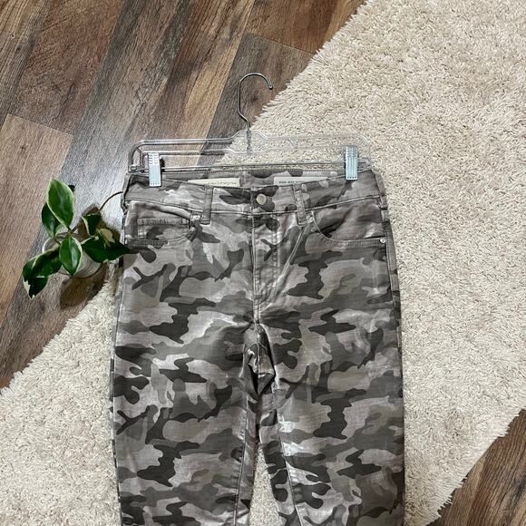 Pilcro & The Letterpress 26 Gray Military Camo Velvet High Rise Skinny Jeans - Picture 3 of 7